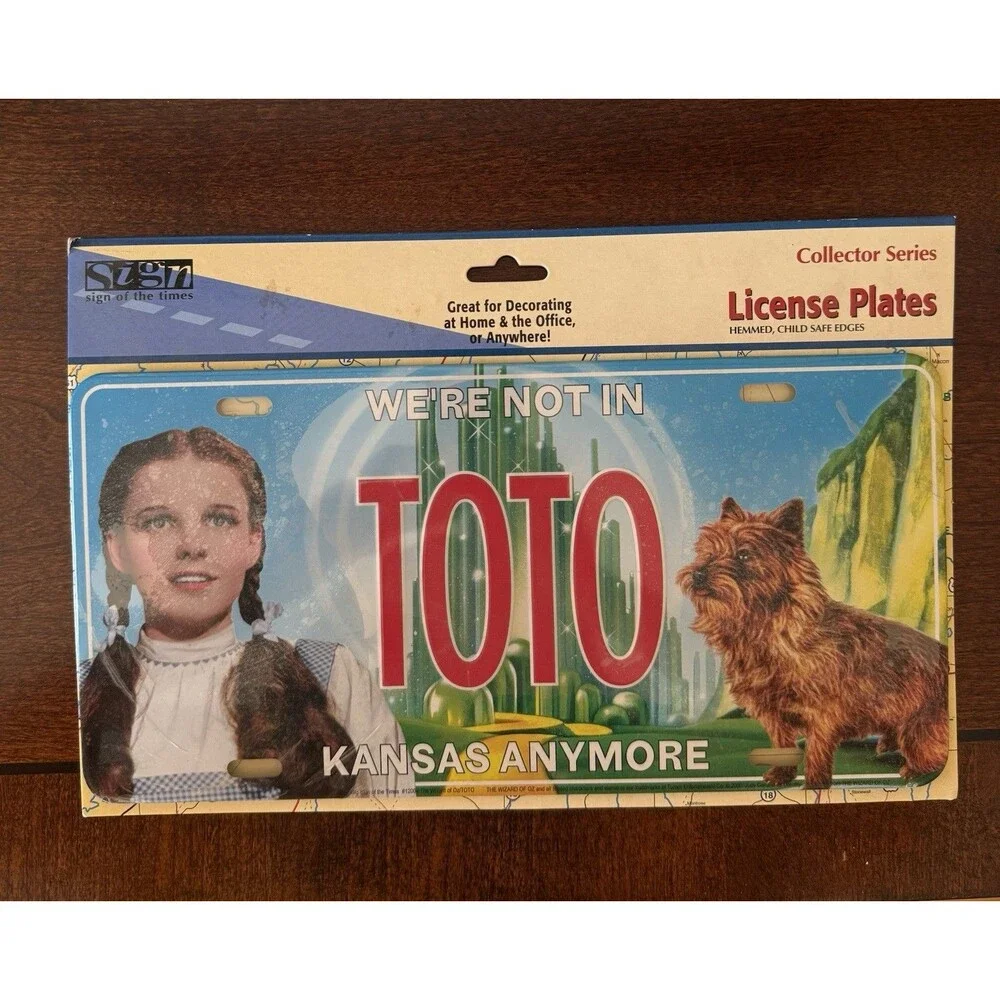 Wizard Of Oz TOTO We’re Not In Kansas Anymore License Plate NEW Sealed - Picture 1 of 4